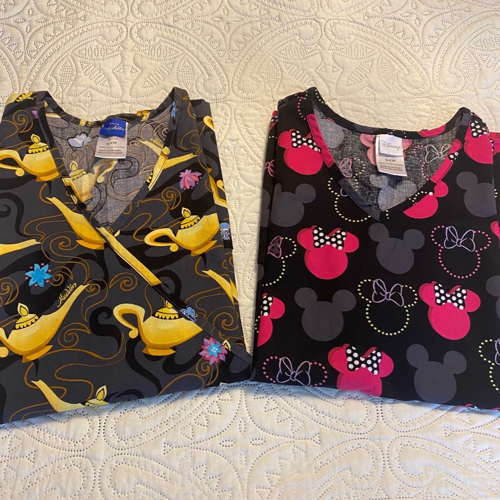 Like New. Disney Aladdin & Minnie Mouse Cotton Scrub Top Bundle. Sz S